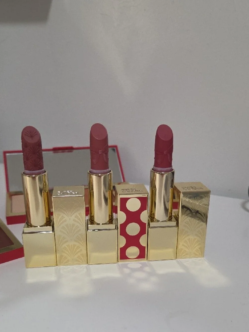 New & Like New Estee Lauder Pink Lipstick Trio & Pink Eyeshadow Palette Set Of 5